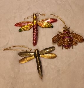 NWOT! Dragonflies & Bee Ornaments